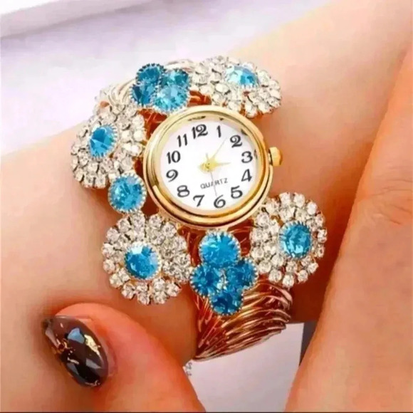 Luxury Ladies Rhinestone Boho Alloy Bracelet Watch..UNIQUE..NWT - Picture 1 of 7